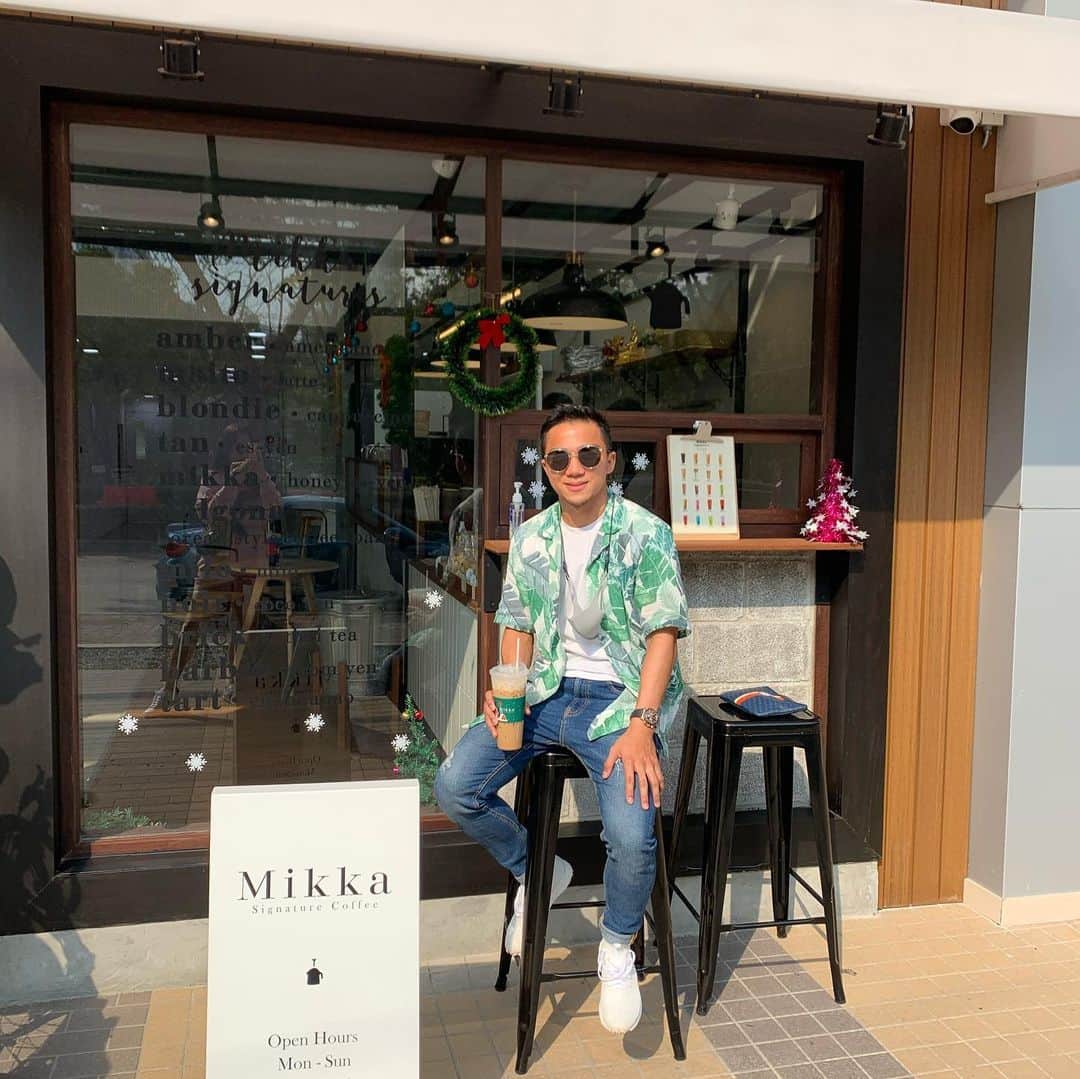 チャナティプ・ソングラシンのインスタグラム：「มีกาแฟ Mikka เดินทางไม่มีมีง่วง ☺️😘」