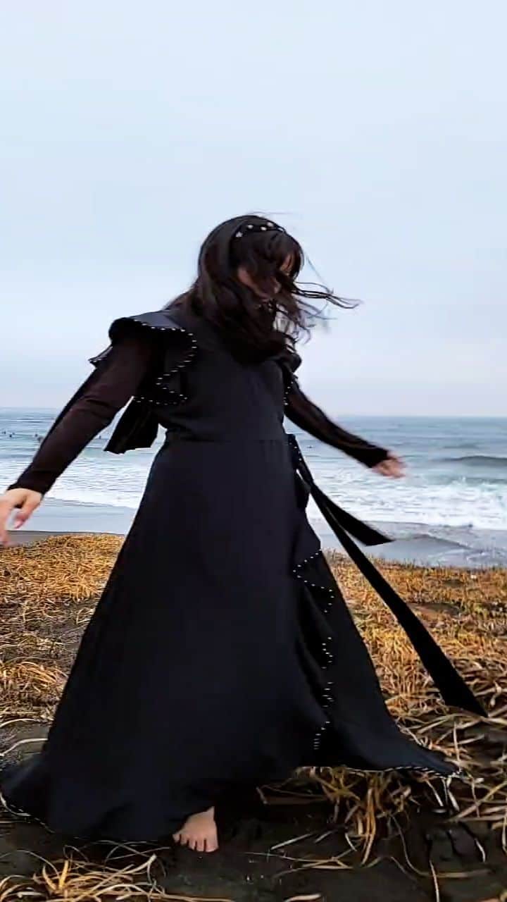 のインスタグラム：「Last motion of this year   model @shihori.hananoe」