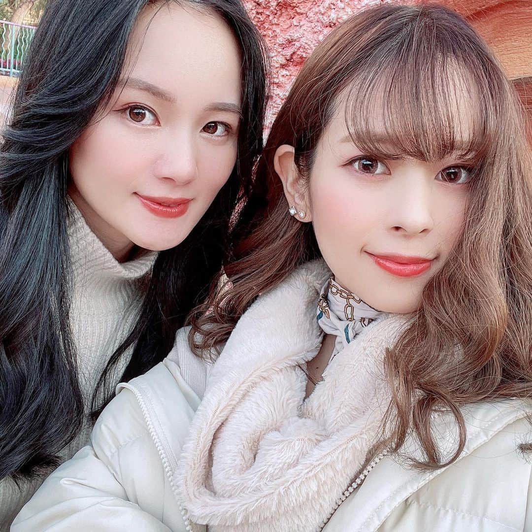 舞城モアサのインスタグラム：「. . つかぴが行こう！って誘ってくれて ほんまに嬉しかったぁあ😢🤍🤍 . ありがとう♡ .  #ディズニー #disney #ディズニーシー #fashionweek #disneysea #memory #instagramer #ママ #mama #ママコーデ #fashion #coordinate #コーディネート #ファッション #ootd #赤ちゃん #baby #ママ友募集中 #ママガール #instapic #japan #cute #instamood #happy #instalove #photo #pic #me #tokyo #instafashion」