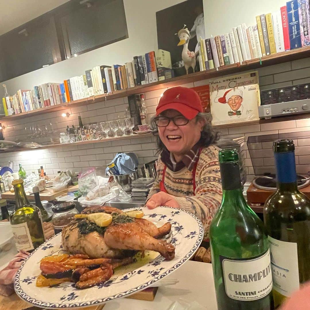 西田善太のインスタグラム：「東京駒形ボーゼスプリ。有馬さんは僕らのゆるキャラ🥺　チキンはうまいし、ワイン選びはセンスの極み！　小難しい本の話をいろいろしてたら「僕はこういう店を作りたかったんだ！」と喜んでた❤️ かわいい😍 #ボーゼスプリ」
