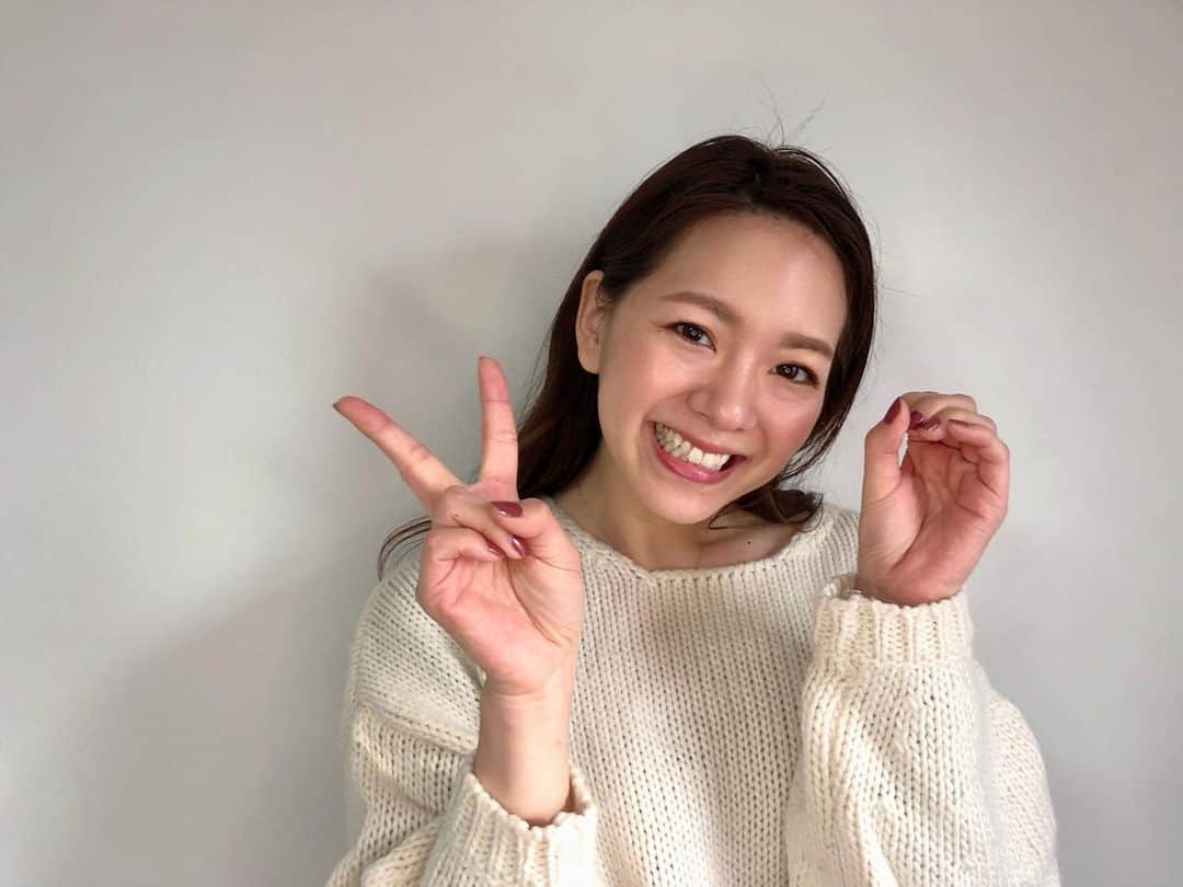 芳賀愛華のインスタグラム：「. 2020年🐭 ラスト１日‼︎‼︎ 今年も一年、ありがとうございました✨✨ .  今年は世界が誰も想像していなかったような状況になって 今までとは全然違った一年でしたね。 . 会いたい人に会えなかったり、行きたい場所に行けなかったり 色々なことがあったけど、 その中でも私は人の温かさを沢山感じられた一年でした😌 . 応援してくれている方、仕事で関わった方、全ての方に支えられて今年も大好きなお仕事をできたことに感謝です💓 本当にありがとうございます‼︎‼︎❤️❤️ . 新型コロナウイルス感染拡大の一日も早い終息を願っています🥺 2021年みなさんが笑顔溢れる一年になりますように✨✨ よいお年を☺️✌️✨✨」