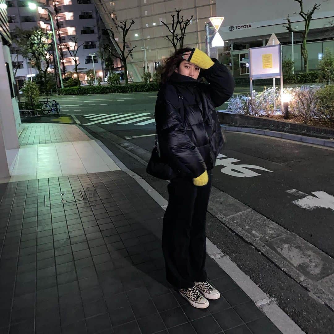 中田みのりさんのインスタグラム写真 - (中田みのりInstagram)「@dvec_jp のダウンがあったかくて軽くてめちゃめちゃ使いやすいです⛄️ ECサイトにあるみたいなのでチェックしてみてね〜！ (ブルーも可愛くてどっちにするかすごい迷った☺️) #dvec #ディーベック」12月30日 21時22分 - minori_nakada