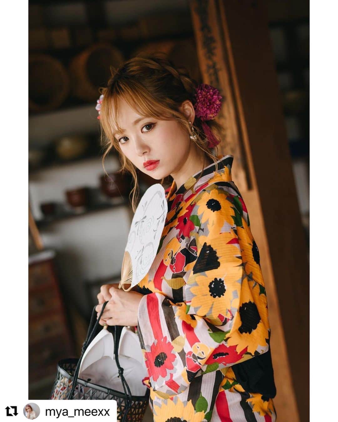 のインスタグラム：「@mya_meexx  ・・・ . . うちわのありがたさ🌻 . photo by hosoyan .」