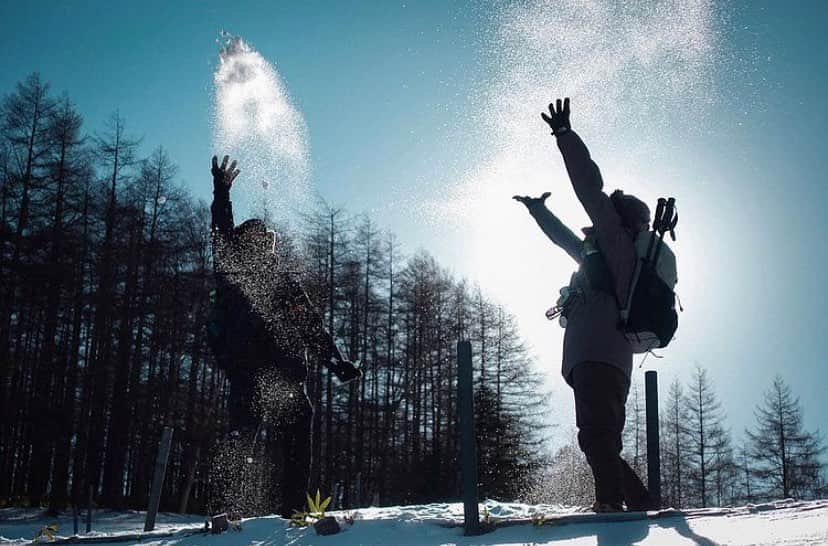 登山*トレッキング*アウトドア『.HYAKKEI』さんのインスタグラム写真 - (登山*トレッキング*アウトドア『.HYAKKEI』Instagram)「雪を見るとついついやってしまいますよね❄️﻿ 雪が太陽の光に照らされてキラキラして綺麗なんです☺️﻿ ﻿ photo by @daichiyahoo﻿ ﻿ ﻿ ﻿ ﻿ あなたの山の思い出picを#hyakkeime で投稿してください！みんなで素敵なお山ギャラリーをつくりましょー！﻿ ﻿ ﻿ ﻿ #登山好きな人と繋がりたい #登山 #山登り #山歩き #山が好き #landscape #絶景 #日本の絶景 #as_archive #vsco #reco_ig #光と影 #雪山 #入笠山」12月30日 21時24分 - hyakkei_me