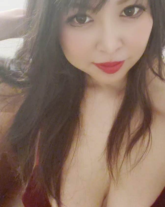 今藤霧子のインスタグラム：「今年も終わり❤️Thank you for supporting us this year. #KirikoImafuji  #kiriko  #sexy  #endoftheyear」