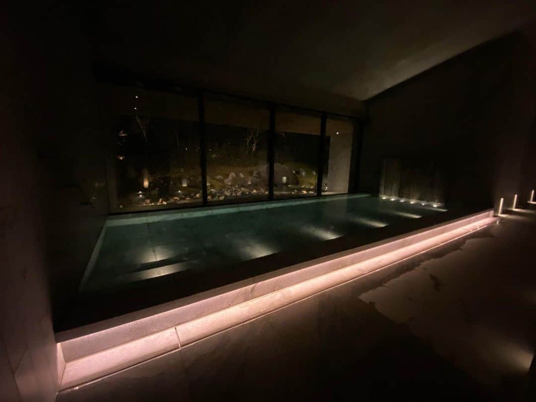 黒澤まさ美さんのインスタグラム写真 - (黒澤まさ美Instagram)「. お部屋も#温泉 も本当に素晴らしかった、、のですが やっぱりどうしても、こういう繊細な作りのものをトップ画に持ってきてしまいます。笑 . #ザリッツカールトン日光  . #theritzcarltonnikko  #theritzcarlton  #ritzcarlton  #ritzcarltonnikko  #luxuryhotel  #luxurytravel  #nikko #japan #hotelstay  #hotellife  #hotellovers  #staycation  #リッツカールトン日光 #リッツカールトン #日光 #日光旅行  #ホテル好き #ホテルオタク #ステイケーション」12月30日 16時28分 - masami_kurosawa
