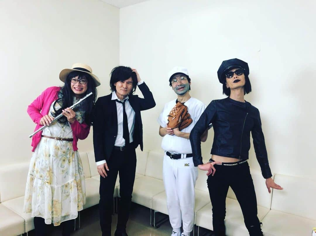 福井俊太郎さんのインスタグラム写真 - (福井俊太郎Instagram)「また一歩、、芸能界という山を登った気がします #南原さんとユニットコント #あのウッチャンナンチャンですよ #兵庫の田舎者が #東京ドリーム #叶えました #ネタパレ最高 #12月31日 #24時45分からフジテレビ絶対観てね #興奮してるんで感想も少しいいですか！！ #南原さんとしっかり稽古もさせてもらって感じましたね #演じるパワーって言うんですかね #コントマンとしてのエネルギーがやはり一流は違いましたね #もうコントしてる姿が神々しい #観てる人が自然と笑っちゃう感じ #あの領域こそ #スター #我々には眩しすぎました #コントやりたくてこの世界入って今でもコント続けてて良かったですよ #観てねぇ #低くねっとりした声で」12月30日 16時38分 - shuntarofukui