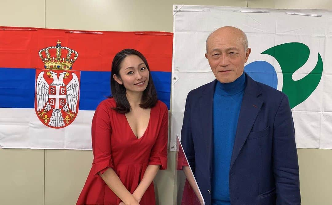 安藤美姫のインスタグラム：「When I went to Kitakami City / Republic of Serbia Host Town Exchange Event for Tokyo Olympics/Paralympics 2020(2021)😌✨🙏☺️ with Mr. Shigenobu Murofushi‼️‼️‼️💪✨  室伏重信先生と一緒に2020(2021)年東京オリンピック/パラリンピック 北上市・セルビア共和国ホストタウン交流イベントに出席、参加させて頂きました😌😌✨‼️🔥💪 本当は北上市にお邪魔させて頂く予定でしたが今回はリモートでの参加でした🙏🙏🙏 オリンピック/パラリンピックがどうなるかまだわかりませんがトップアスリートを間近で見られるチャンス✨✨✨ 子供達には是非見て良い刺激になればと思います😌😌😌  室伏重信先生は中京大学に通っていた時に授業をして頂いていました😊😊😊 それ以来だったのでお会いできて嬉しかったです✨✨✨  #室伏重信 先生 #安藤美姫 #東京オリンピック #東京パラリンピック #北上市 #セルビア #セルビア共和国 #shigenobumurofushi  #mikiando  #tokyoolympics  #tokyoparalympics  #tokyo2020  #中京大学 #chukyouniversity」