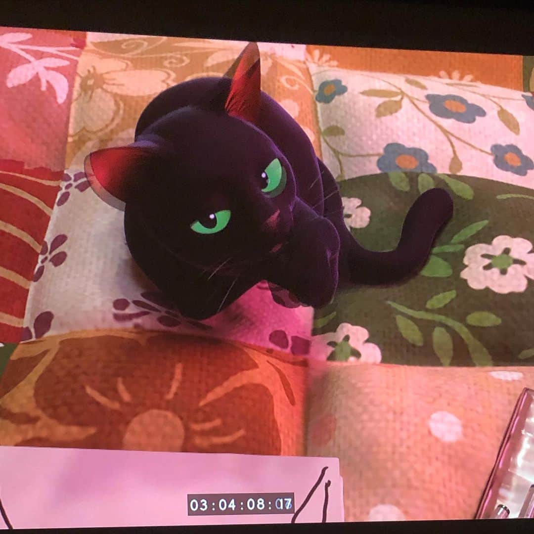濱田岳のインスタグラム：「こんばんは♪トーマスと言います♪  スタジオジブリの黒猫の役ができるなんて🥺 夢のような時間でした🥺  アーヤ天真爛漫で、逞しくて、かわいーの❤️  #スタジオジブリ #アーヤと魔女  #nhk #今夜  #黒猫   #濱田岳」