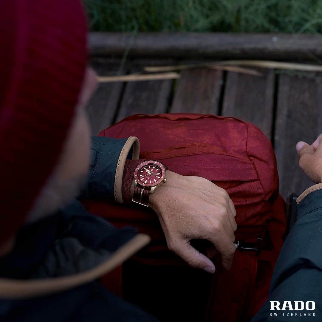 ラドーのインスタグラム：「Take the time for yourself. Just you, your Captain Cook Bronze and a world of adventure. #RadoCaptainCook #Feelit」