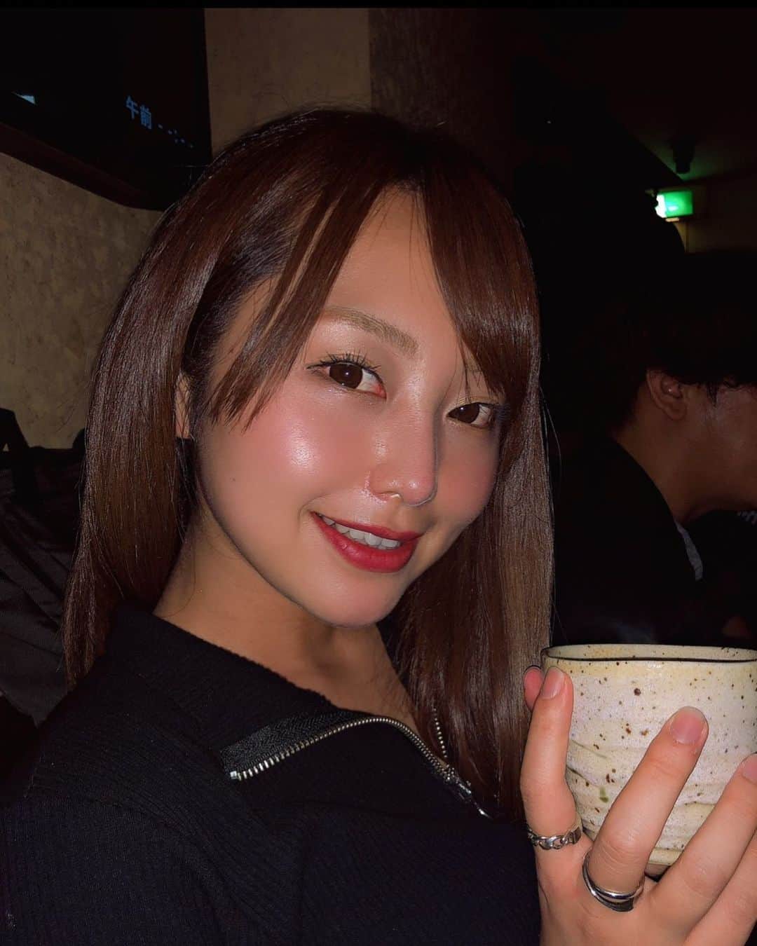 椎木くるみのインスタグラム：「2年くらい？前のワイ😂 梅入りのお湯割は、うまい。 顔がテカテカしてっけど🤣 ・ ・ ・  #昔 #セクシー女優 #キャバクラ #銀座 #渋谷 #六本木 #me #girl #igers #swag #swagger #l4f #instagood」