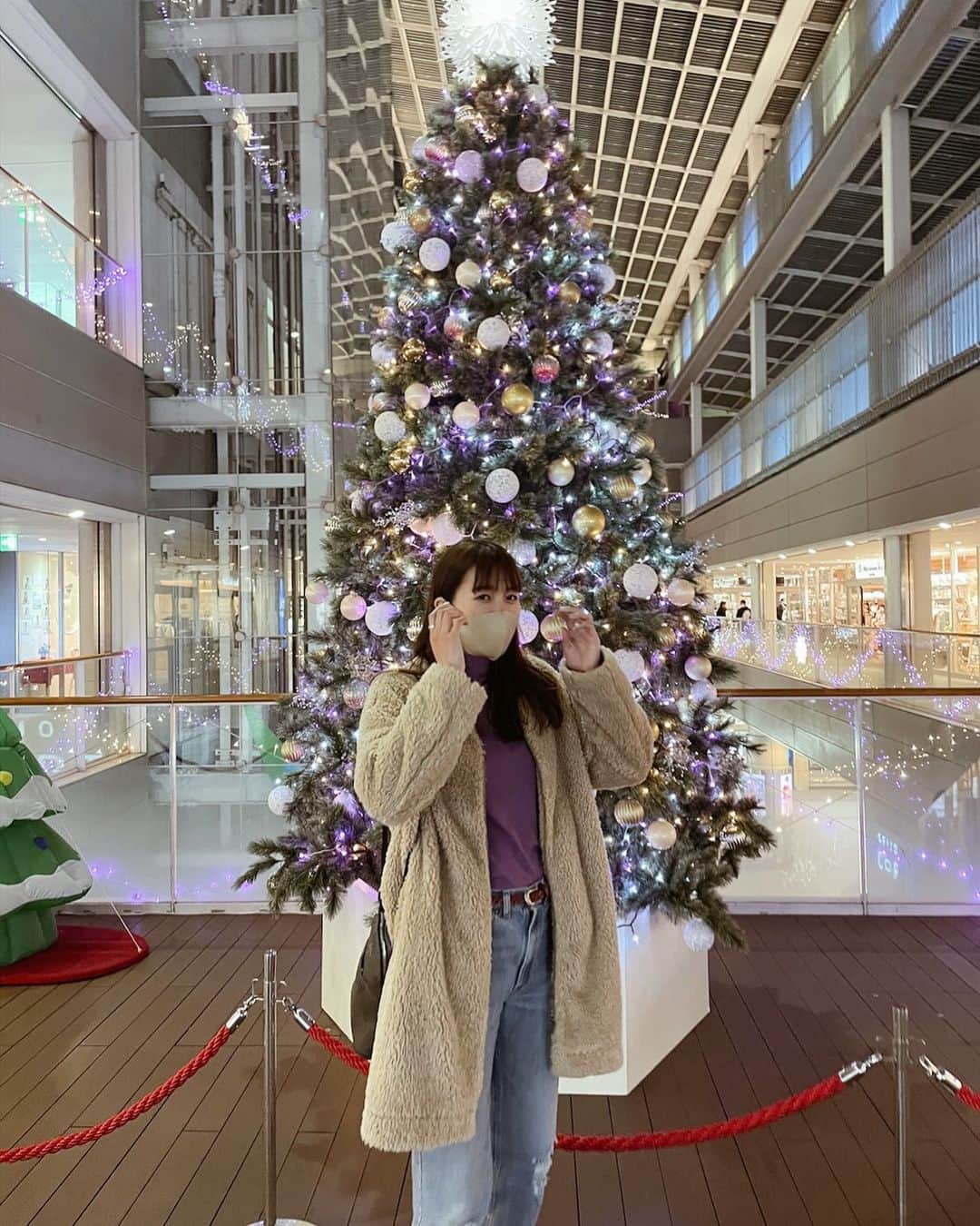 野村明日香のインスタグラム：「﻿ ﻿ もう2020年終わっちゃう﻿ ずっとクリスマスシーズンがいい🎄💫﻿ ﻿ みなさん良いお年を❤︎﻿」