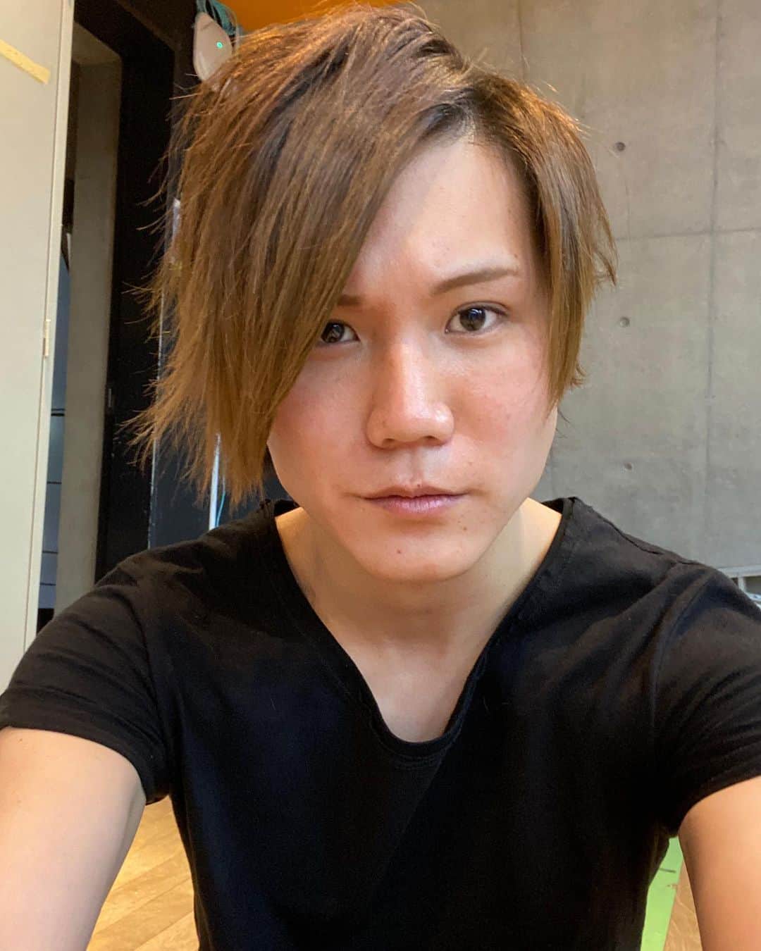 樋渡大輝のインスタグラム：「1日1ナルシスト〜今日の俺〜  本日のナルシスト度76  #1日1ナルシスト #ナルシスト #放課後ハートビート #お笑い #芸人 #吉本」