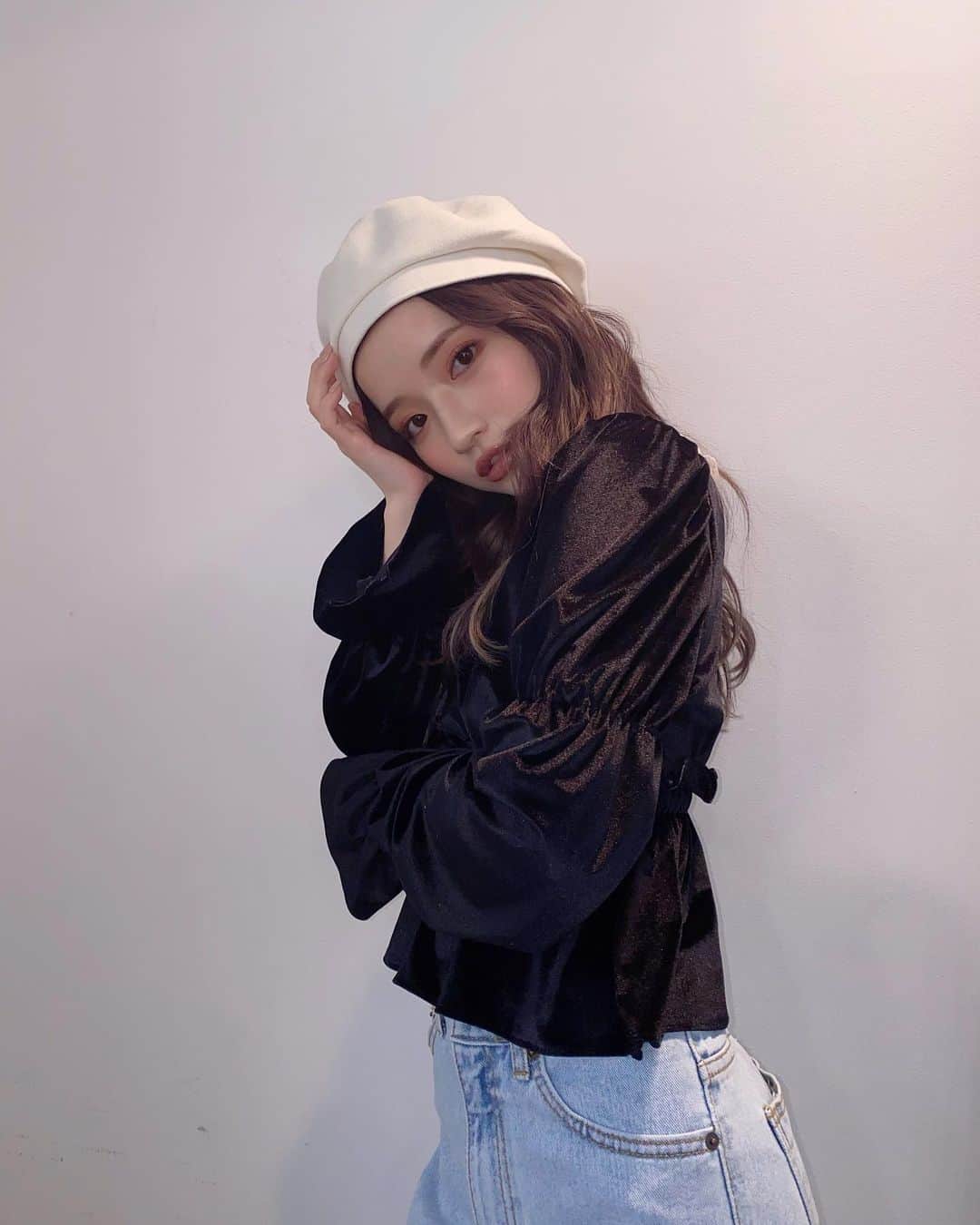 南りほのインスタグラム：「今年はラピスさんにたくさんお世話になった💇🏼‍♀️🧖🏻‍♀️💅🏻 髪の毛も脱毛もネイルもラピス🤎 ラピスビューティーサロンではボディハイフも始まったから来年絶対やる🧏🏼‍♀️💋 私の担当の方達は、タグ付けしてるから見てね〜💗 いつも綺麗にしてくれてありがとうございます🥺 来年もよろしくお願い致します🙇‍♀️🤍」