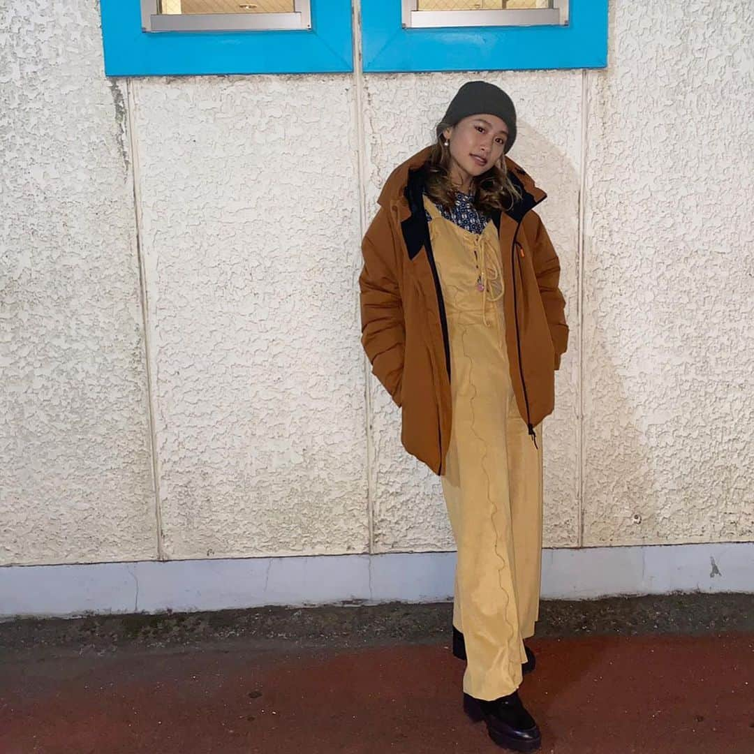 田辺莉咲子さんのインスタグラム写真 - (田辺莉咲子Instagram)「トレーニングにも、私服にも使えるアウター🙌🏻✨ 秋っぽカラーの日でした😊 軽いから、ランニングにもいい感じで、愛用中❤️ #tigora #tigora_women #pr #ティゴラ #スポーツデポ #アルペン @tigora_women」12月30日 17時45分 - risako_tanabe