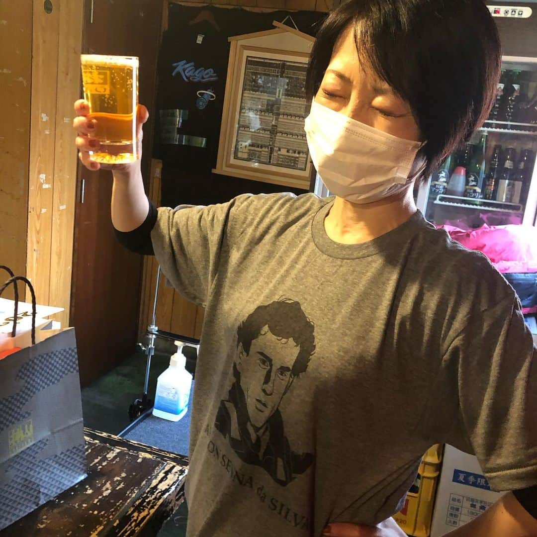 櫻井リヤのインスタグラム：「セナTシャツをゲットしました。皆さま良いお年を」