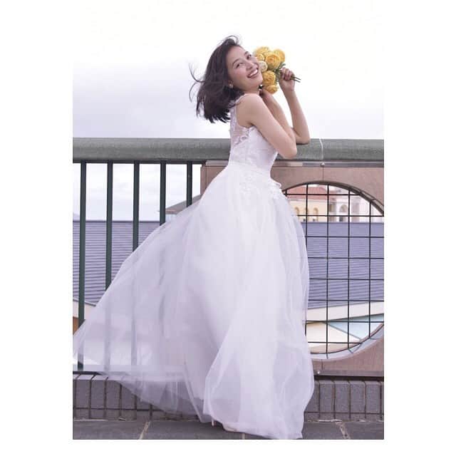 前田友香のインスタグラム：「#2020年振り返り 〜part1〜 行くよ〜🏃‍♀️✨  コロナ禍の中でも 有難い事に  CM撮影 撮影会に スチール撮影 映画……などなど✨ イベント裏方まで🥺  呼んでくださる皆様に感謝✨ 次へつづく🤗  @officenoir  #officenoir  #model  #タレント」