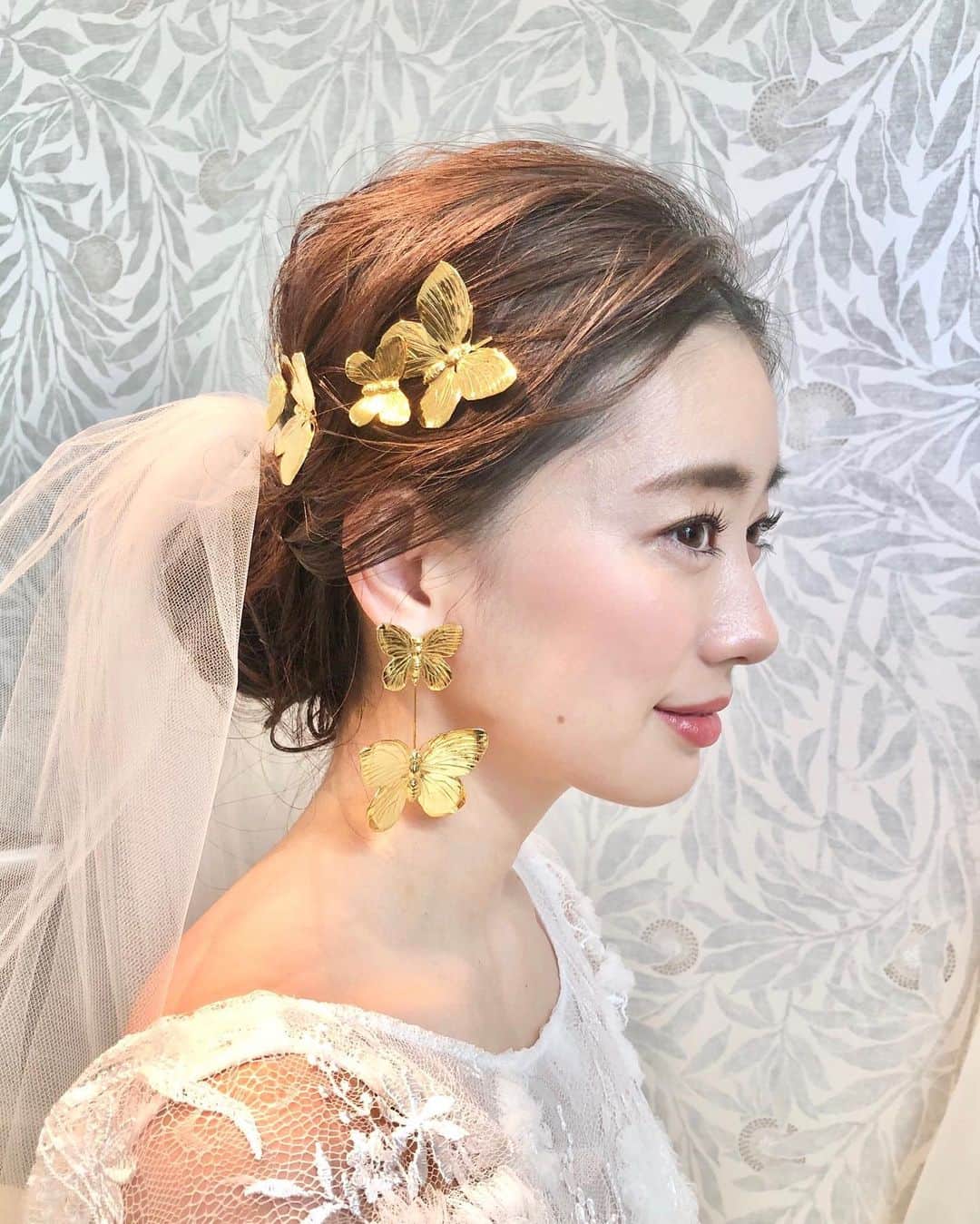 松永ちさとのインスタグラム：「かわいかったpierce🦋⭐︎⭐︎ @jenniferbehr  D. @ibis_wedding  #wedding #dress#craudia #chisawedding #松永ちさと」
