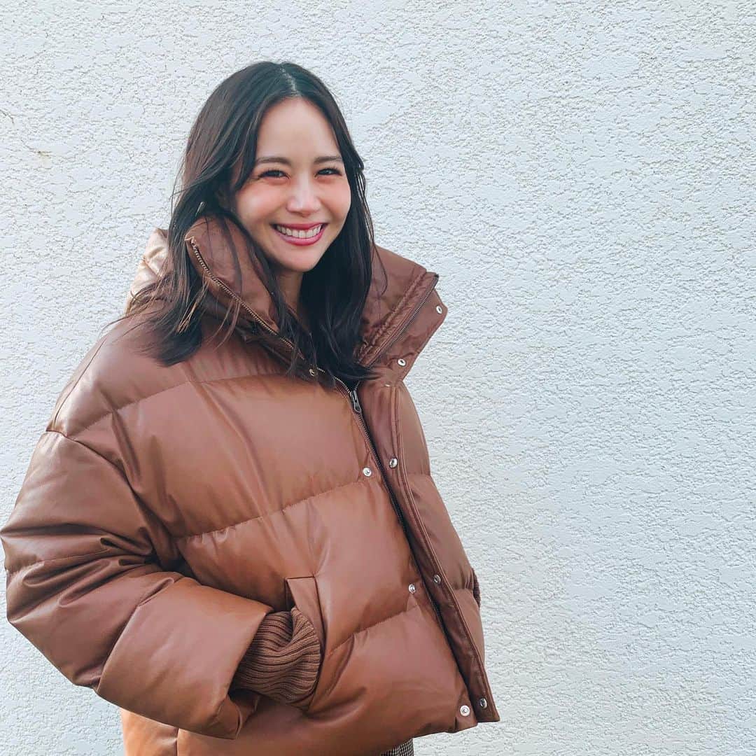 日下部ゆいこさんのインスタグラム写真 - (日下部ゆいこInstagram)「. . もう2020年もあと少し。 . . 寒くなってきたので、 暖かくお過ごしくださいね。 . . 寒さには、 こちらの @etretokyo  のダウンが♡ . . フォルムが可愛くて お気に入り。 . . #ootd#coat#fashion#model#etretokyo#コーデ#コート#ダウン#ダウンジャケット」12月30日 17時50分 - yuiko_kusakabe