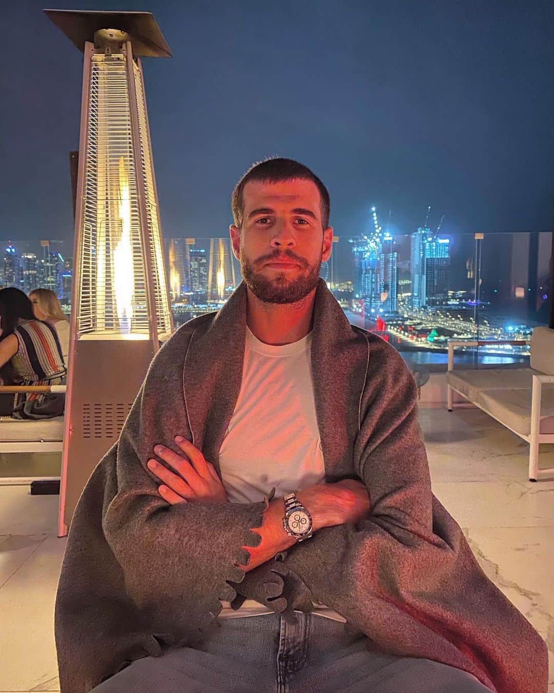 カレン・ハチャノフのインスタグラム：「#NewLook for 2021💇🏻‍♂️🤔😜 Yes-No?  Новый стиль для 2021💇🏻‍♂️🤔😜  Да-нет?」
