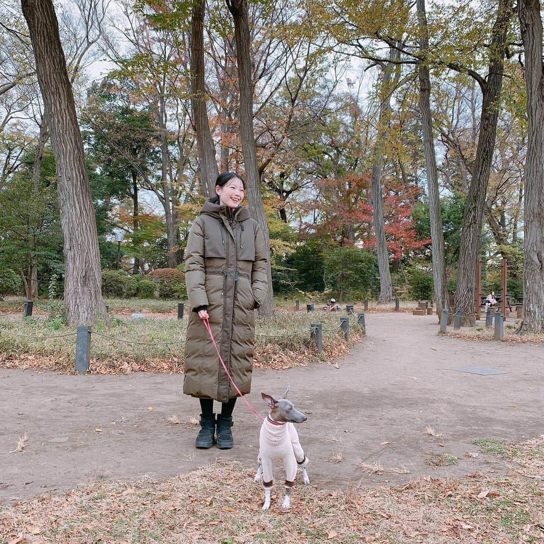 森貴美子さんのインスタグラム写真 - (森貴美子Instagram)「北風🌬がピューピュー聞こえてきました。大寒波がやってくるそうで🥺 超がつくほど寒がりだけど、-25度まで対応してくれる　@mackage のダウンが本当に暖かくて♡無敵のダウン！！ 公園遊びもへっちゃらなのです。 ・ #マッカージュ #mackage  #ダウン  #公園」12月30日 18時02分 - morikimi_morikimi