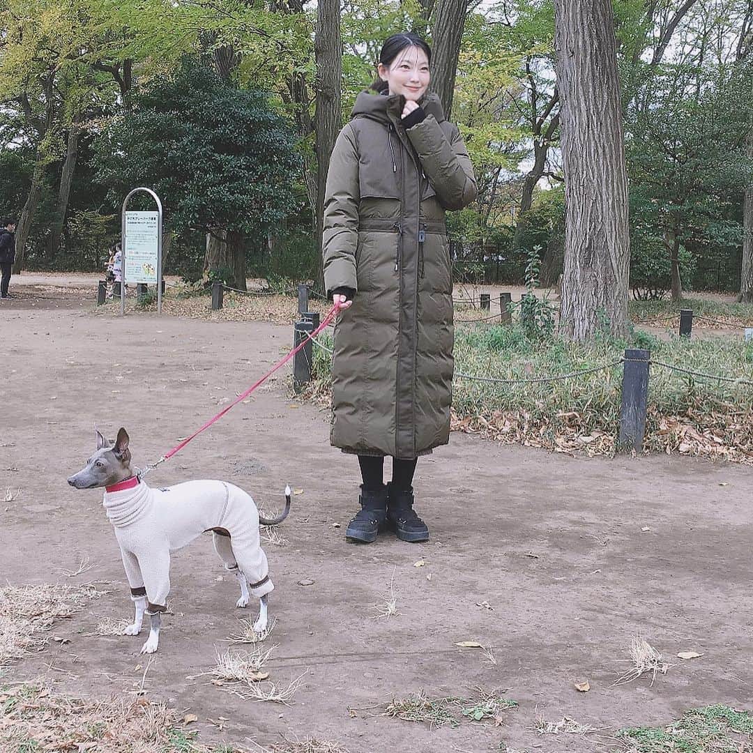 森貴美子さんのインスタグラム写真 - (森貴美子Instagram)「北風🌬がピューピュー聞こえてきました。大寒波がやってくるそうで🥺 超がつくほど寒がりだけど、-25度まで対応してくれる　@mackage のダウンが本当に暖かくて♡無敵のダウン！！ 公園遊びもへっちゃらなのです。 ・ #マッカージュ #mackage  #ダウン  #公園」12月30日 18時02分 - morikimi_morikimi
