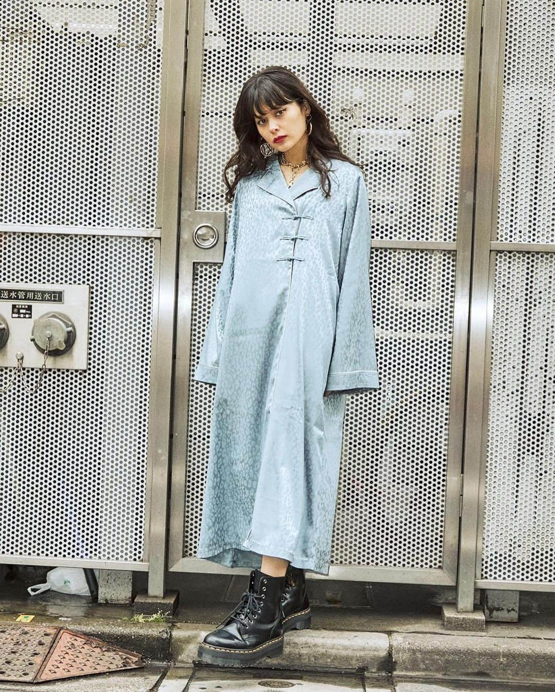 jouetieさんのインスタグラム写真 - (jouetieInstagram)「. 【PRE ORDER】 . WEB LIMITED ITEM! . ▼one-piece チャイナルーズシャツワンピース ￥11,000→￥9,900(tax in) BLK/PNK/ICE . ルーズなサイズ感でゆったり着られるのが嬉しいポイント。 カラーごとに違う柄や質感はjouetieならではのこだわり♡ アクセをレイヤードしてコーディネートにアクセントを◎ . jouetie official WEB STORE RUNWAY channel NEW ITEM & PRE ORDER ITEM ALL10%OFF!!! ～12/31(WED)23:59まで . @jouetie_official TOPページURLからチェック✔️ 商品詳細は画像をタップ🛒📌 . #jouetie #jouetie2020aw #jouetie_ootd #fashion #autumn #winter #street #mixstyle #ジュエティ」12月30日 18時07分 - jouetie_official