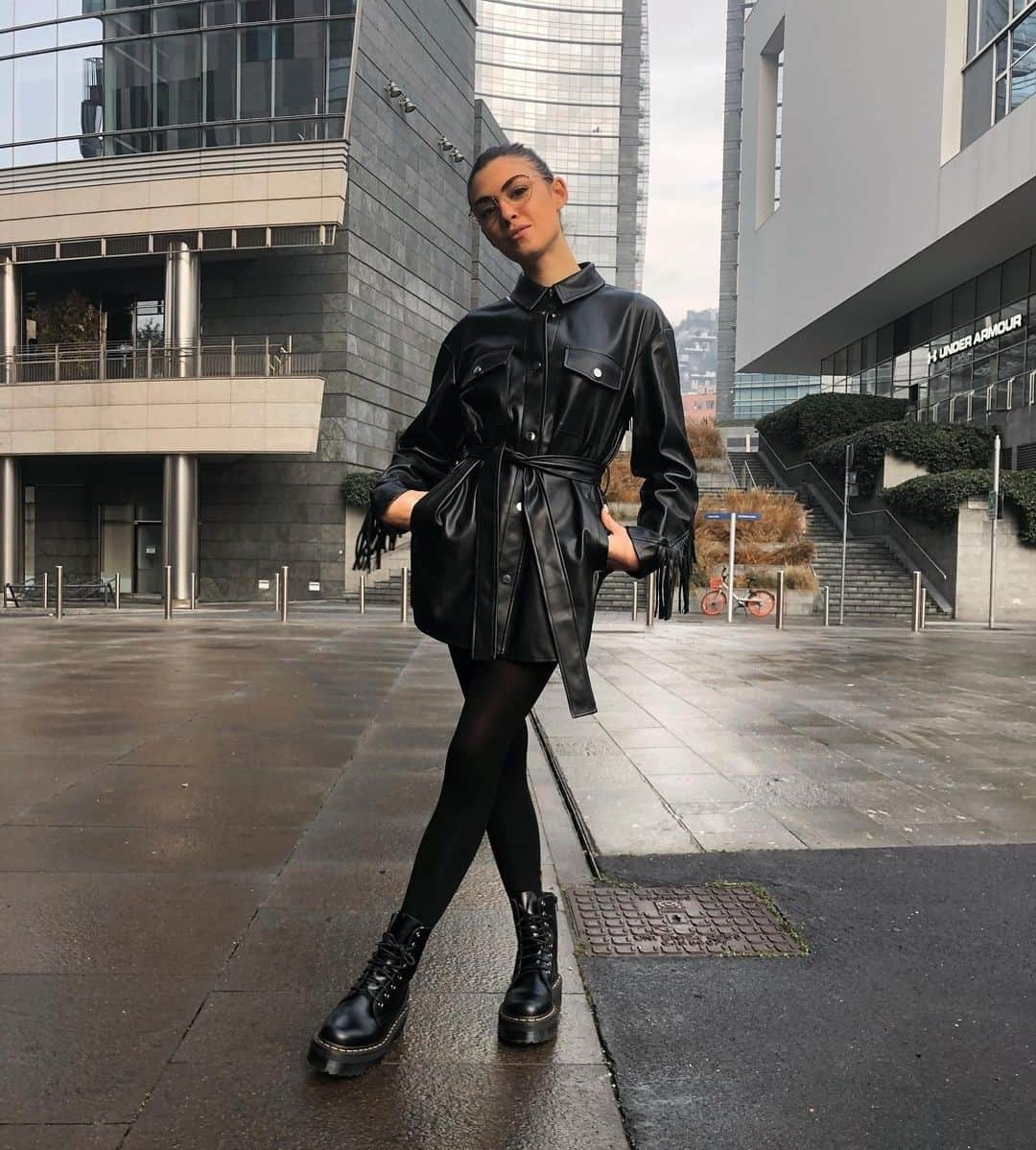 TALLY WEiJLさんのインスタグラム写真 - (TALLY WEiJLInstagram)「Babe @giadacandies ⁠is serving ultimate badass vibes in this all-black-look. 🖤 Jacket🔎 SJAPUJLEKI-BLK001  #TALLYWEiJL #allblackeverything #ootd #whattowear」12月30日 18時25分 - tally_weijl