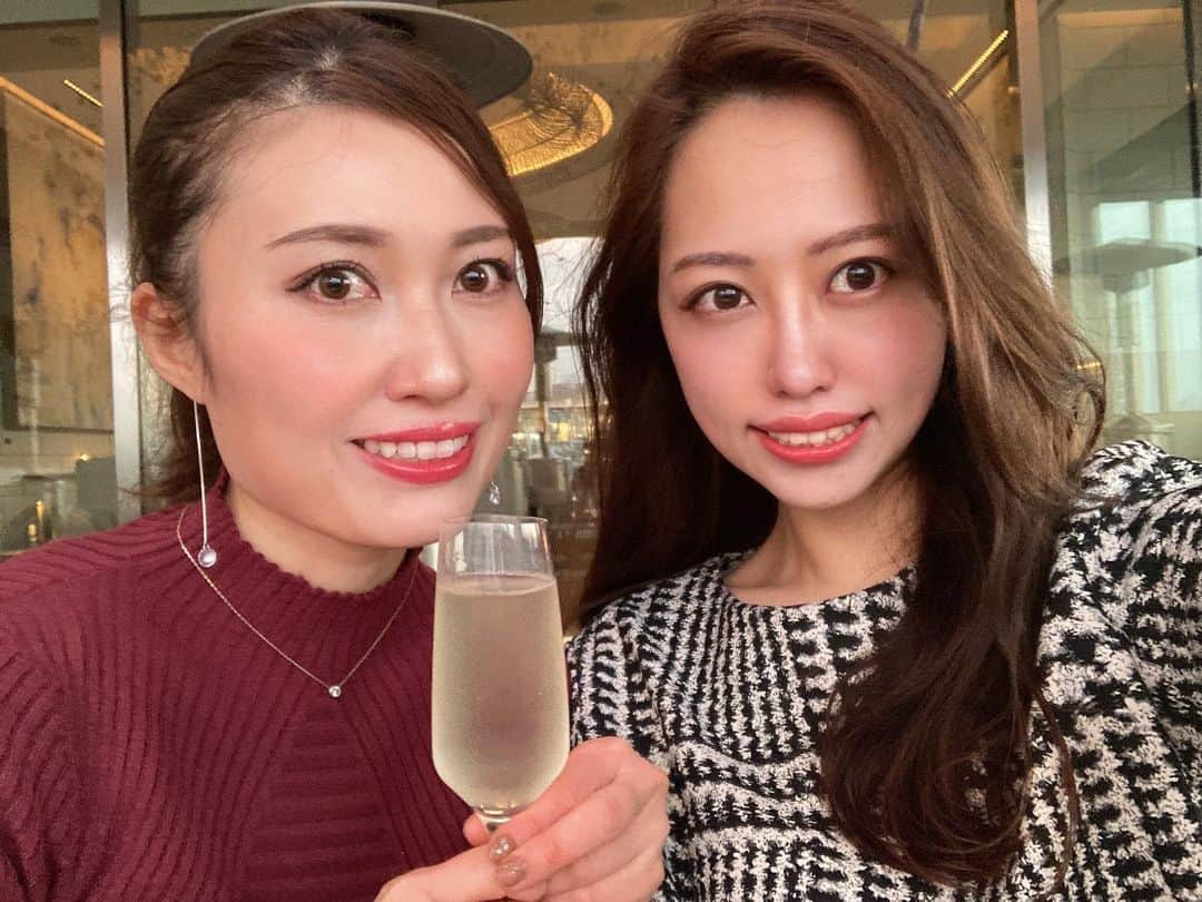 Ryoko Negishiのインスタグラム：「今年もありがとうございました😊  今日は寒空テラスで忘年会 ストーブついてたのにめっちゃ寒くてダウン着てた  #balcontokyo #六本木」