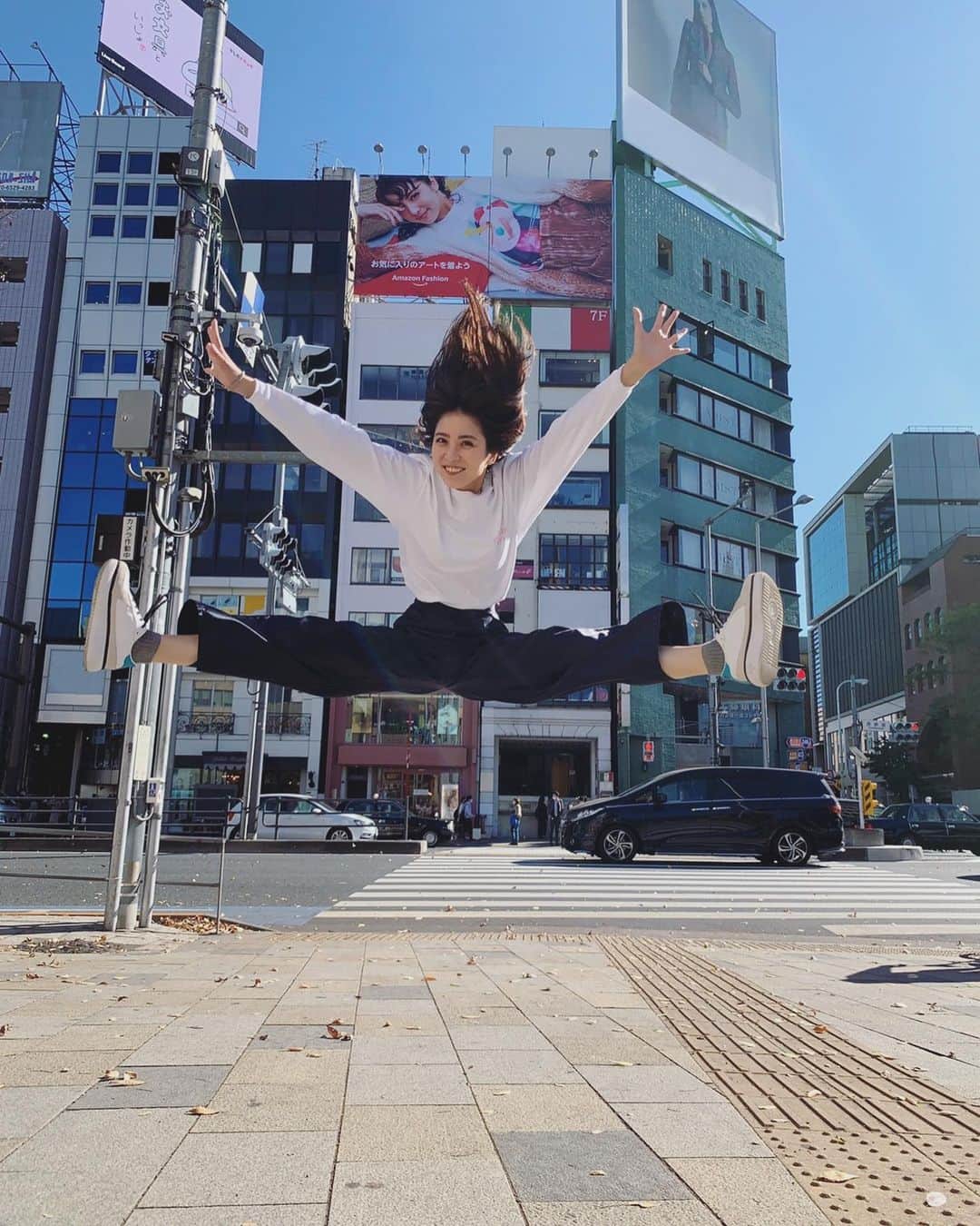 石川恋さんのインスタグラム写真 - (石川恋Instagram)「2020年を振り返っていたらたくさん楽しそうな写真が出てきたので載せます✌︎✌︎✌︎ 今年もいろいろな場所で跳んでました。 皆さん2020年ラストはいかがお過ごしでしょうか☺️♨️ 私は年末年始は美味しいものをたくさん食べてゆっくり過ごしたいと思います💜 #元チア部 📣」12月30日 18時40分 - ren_ishikawa