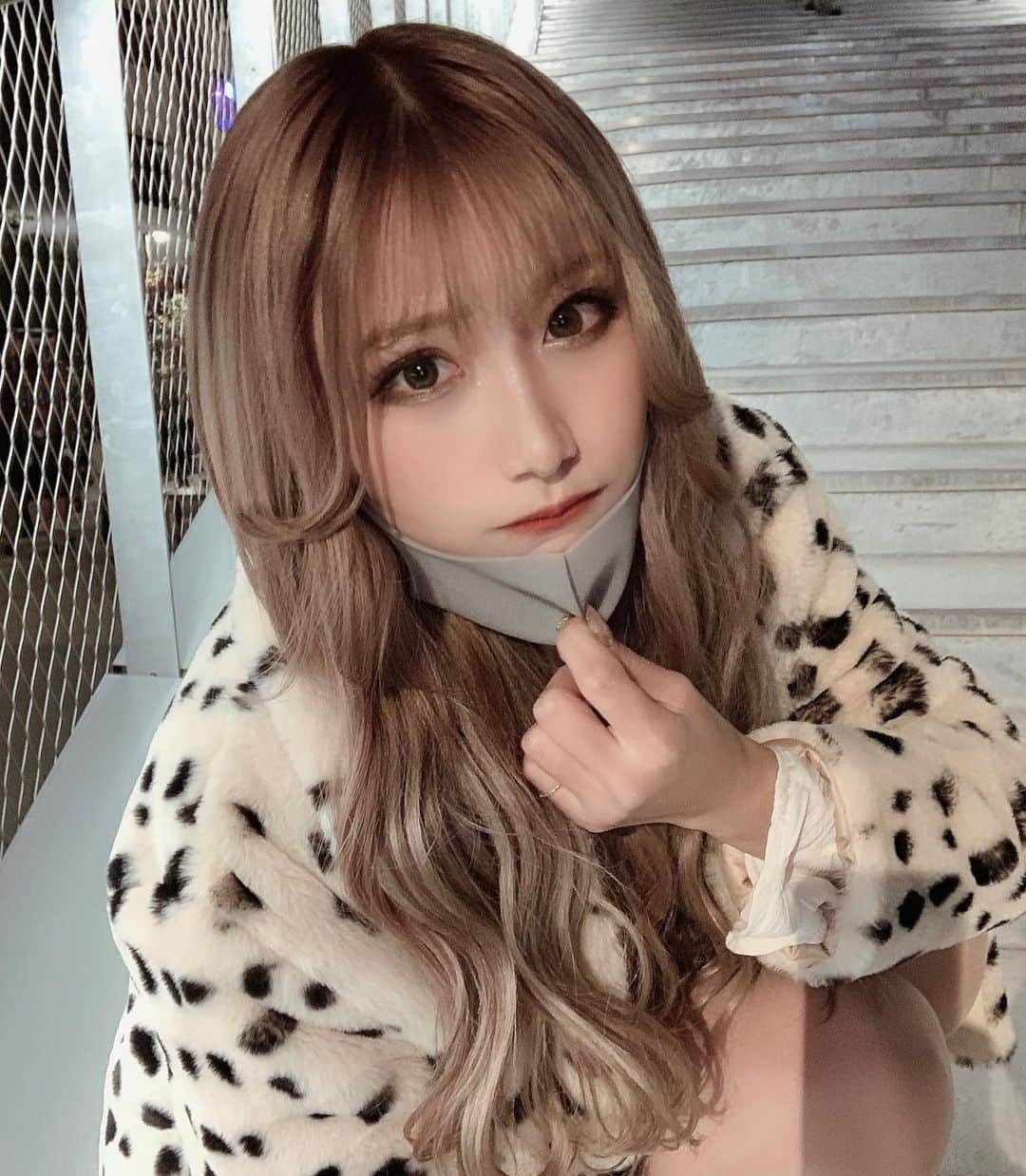 のインスタグラム：「. #teddymoon のモコモコのコート可愛いの❤︎ お気に入りっ！！！ 久しぶりに笑ってるの載ーせよっ😋❤︎ . #ootd #フレンチガーリー #ダルメシアン #宮下パーク」