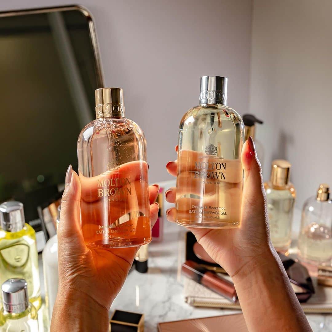 モルトンブラウンのインスタグラム：「As 2020 comes to a close, we’re looking forward to a new year full of hope and togetherness. Whatever your plans are for tomorrow, prep for the celebrations with an indulgent ritual.」