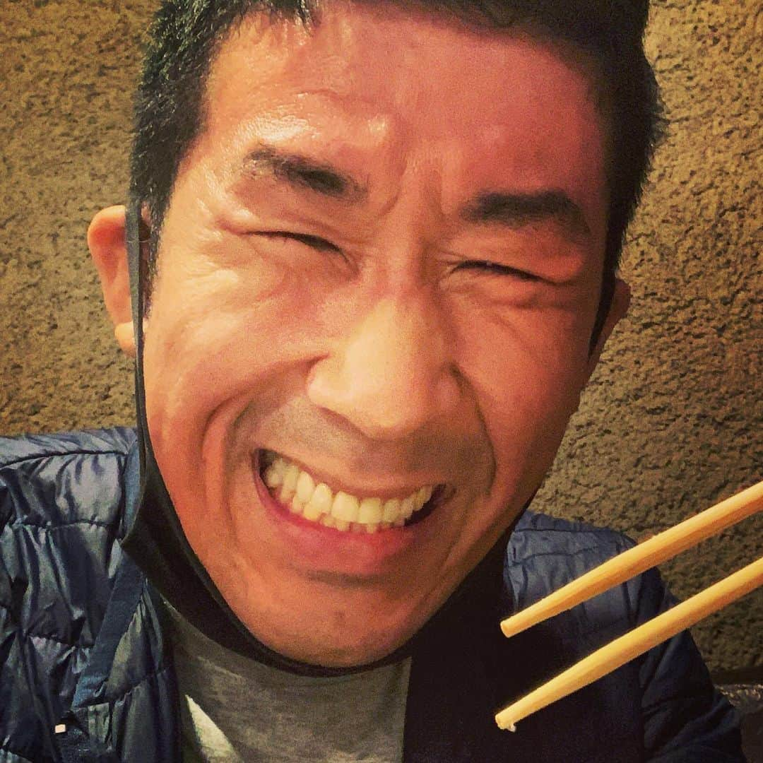 田村裕さんのインスタグラム写真 - (田村裕Instagram)「最近こんなんばっかり食べている。  #シーザーサラダ #パシオンエナチュールの名物料理 #肩ロースのステーキグリル #今日も笑えた？ #笑えなかったとしても大丈夫 #俺が笑ってる #明日は笑おう #麒麟田村 #タムラ433 #TAMURA #smile #SMILE #powersmile #POWERSMILE #パワースマイル #エネルギースポット」12月30日 19時21分 - hiroshi9393