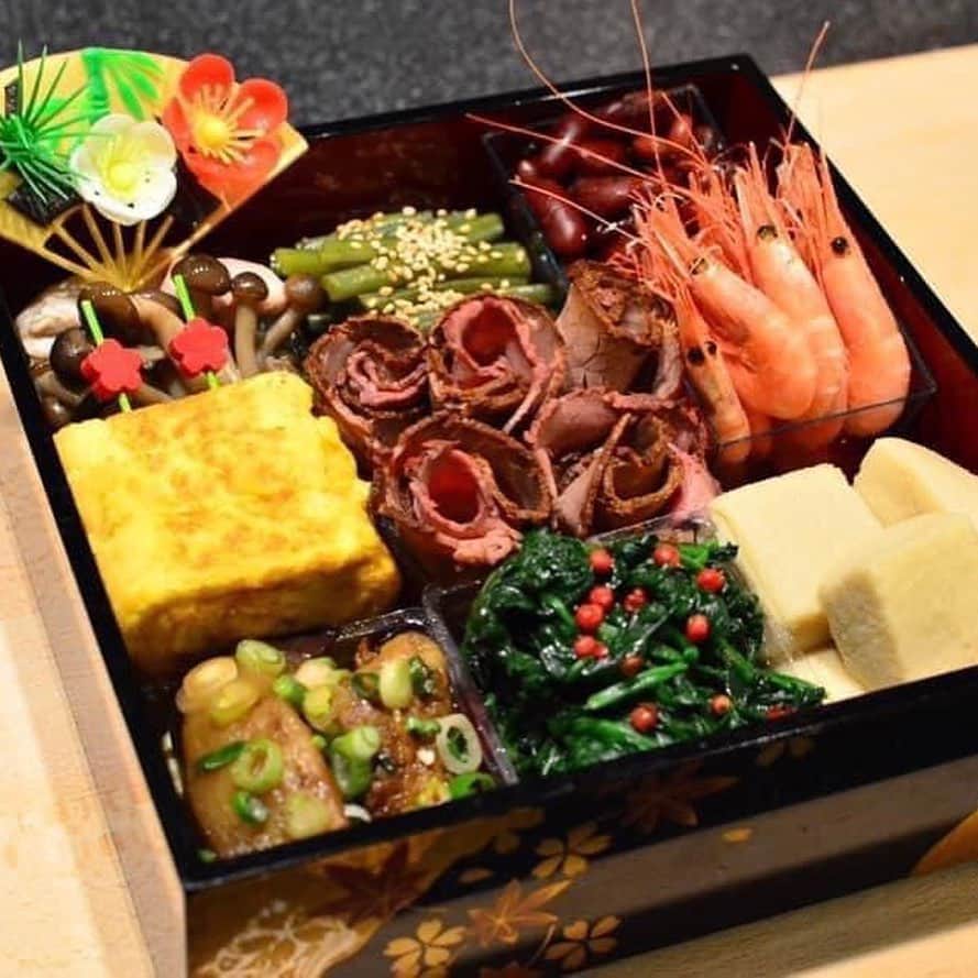 Rie's Healthy Bento from Osloさんのインスタグラム写真 - (Rie's Healthy Bento from OsloInstagram)「The last two days of the year are busy but very enjoyable cooking days for Osechi. I am living in Norway and it is hard to get ingredients for a proper Japanese Osechi, but I try to fill the boxes with good food that my family likes. #osechi #おせち　#newyearsfood #japanesefood #japan #おせち料理」12月30日 19時31分 - rieshealthycooking