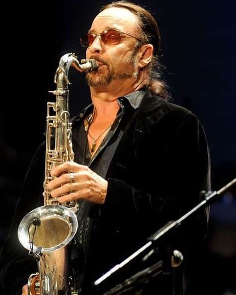 デイブ・クーリエのインスタグラム：「RIP Alto Reed. I’ll always think of my fellow #michigander when I hear his sax wail at the beginning of Bob Seger’s “Turn The Page.” #rip #silverbulletband #silverbullet」