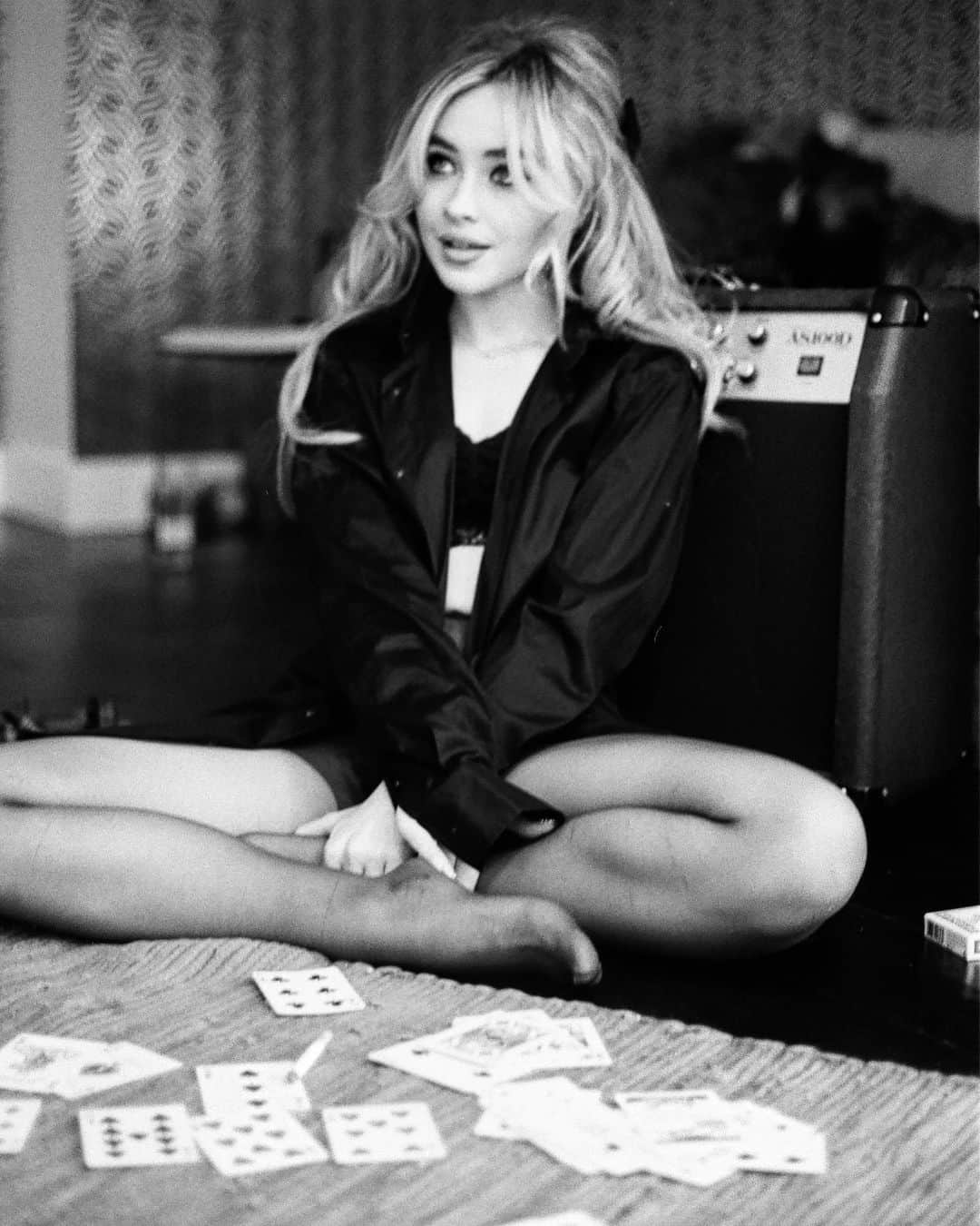 サブリナ・カーペンターさんのインスタグラム写真 - (サブリナ・カーペンターInstagram)「dress up with @dontshakethepolaroid」12月31日 5時03分 - sabrinacarpenter