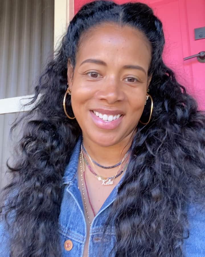 ケリスのインスタグラム：「Hey fam! Excited to be part of Facebook’s @wetheculture program. I'm going to be sharing a lot more of my world with you all, so stay tuned! Hair by my girl @maishaoliver」