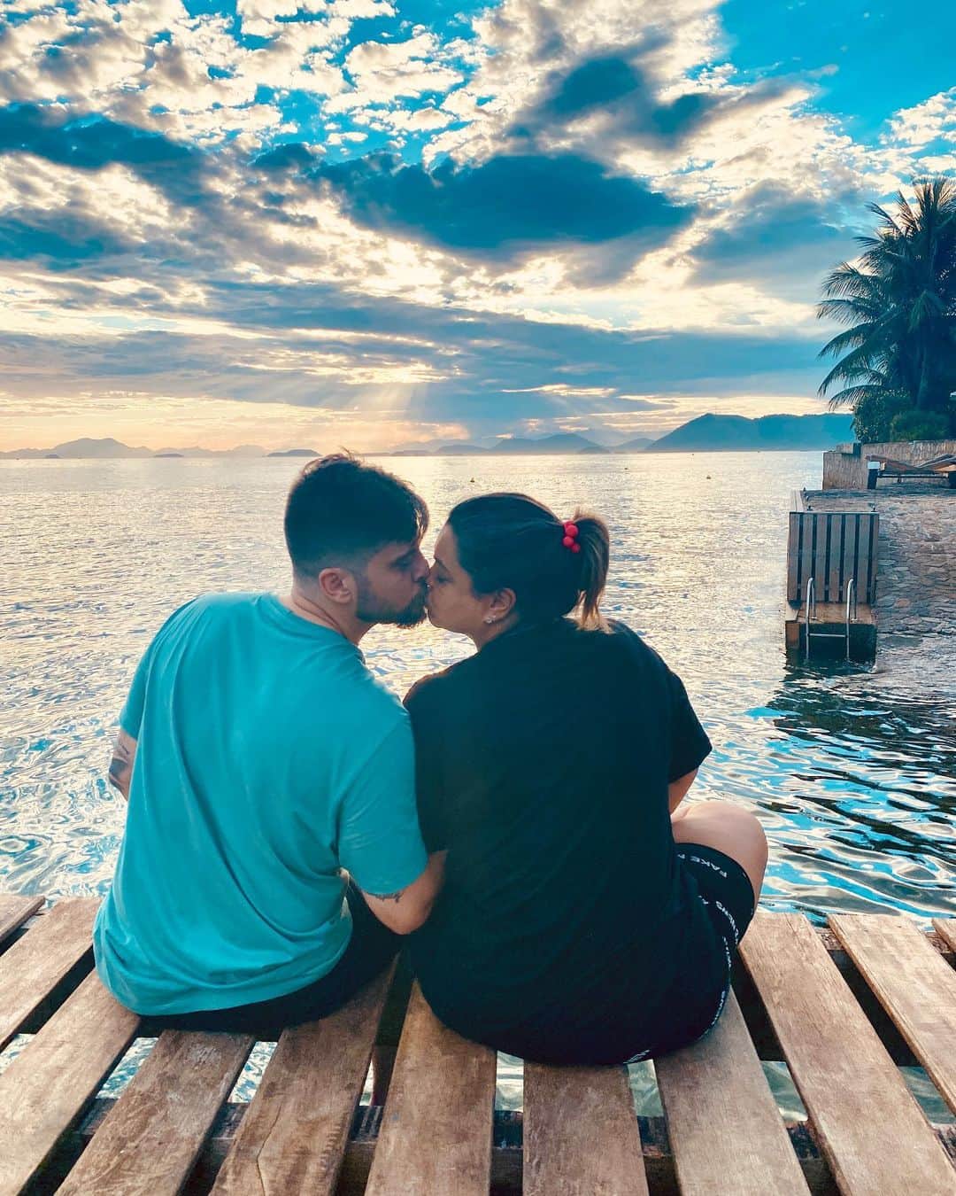 Preta Gilのインスタグラム：「Eu e ele @rodrigogodoy_ esperando 2021 chegar!!!!! #mozis4ever」