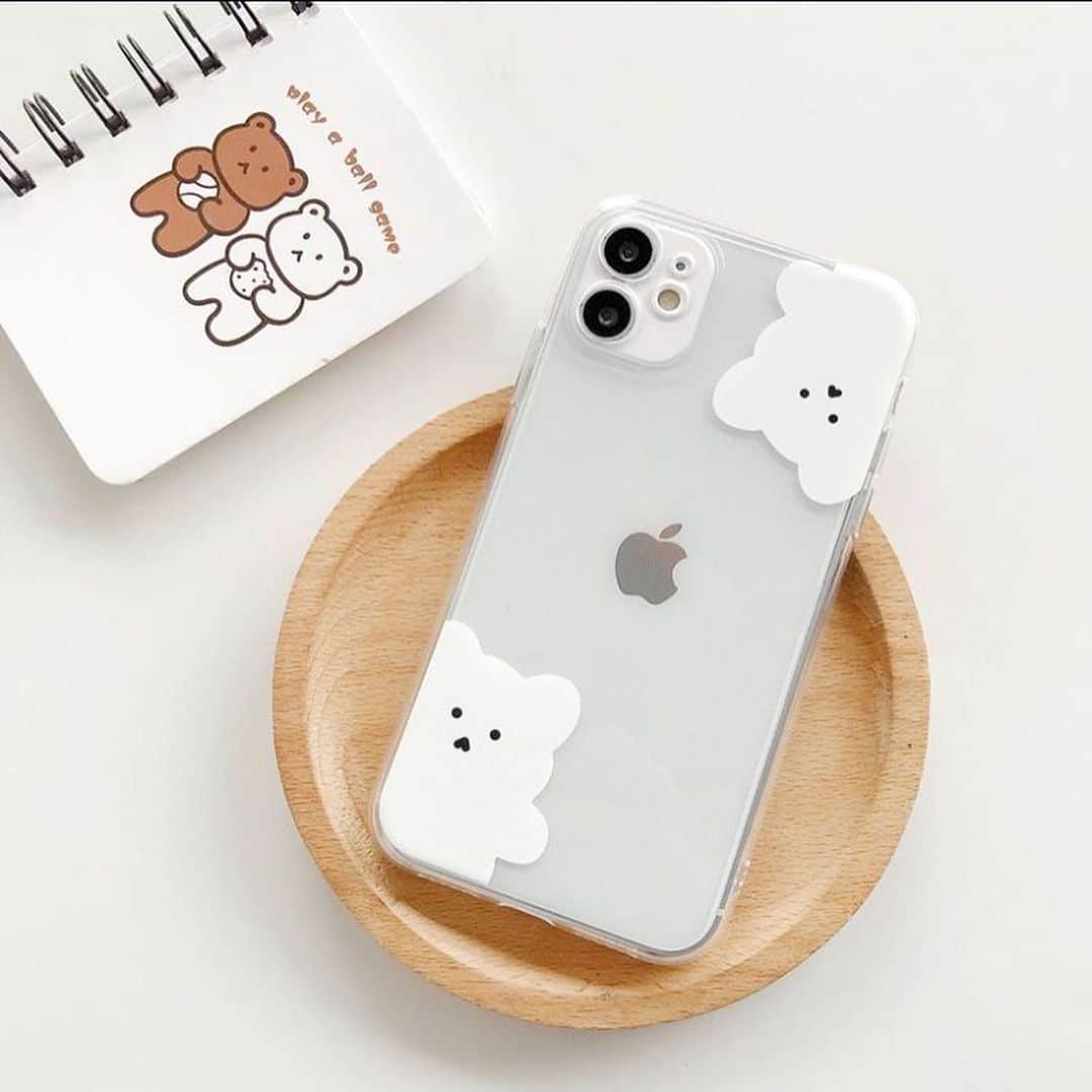 のインスタグラム：「. New item ● しろくまクリアケース ￥ 1,649 No:5542035 .  上下からのぞく白くまのイラストがキュートなスマホケース ♡  透明なのでお手持ちのスマホが バックカラーに ．  中にシールやステッカーを入れることでさらにかわいく 自分だけのスマホケースにアレンジすることも可能です 🌷  ． ．  #shopnikoniko  #ショップにこにこ」