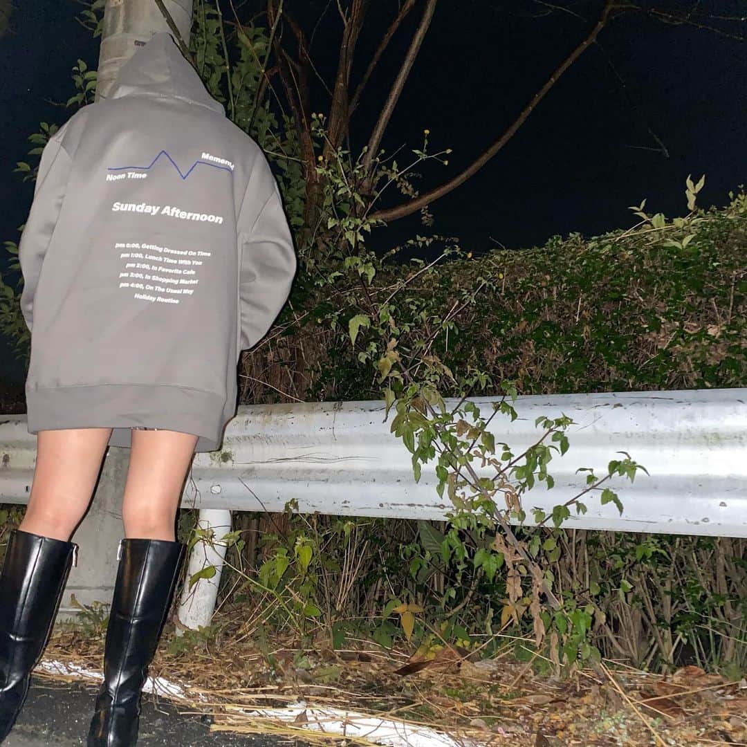 のインスタグラム：「〻 カラーとサイズ感ドンピシャでは？ @memento_official_ かわいいから見て📉 #ootd #code #147cm #低身長コーデ #memento #パーカー #パーカーコーデ」
