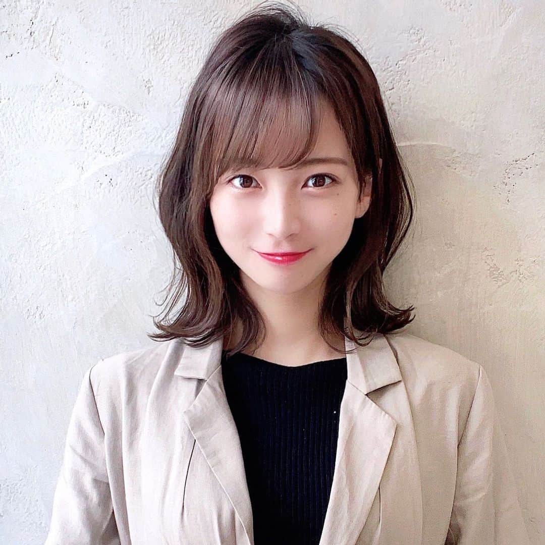 及川天和さんのインスタグラム写真 及川天和instagram 決定版 センスが良いくびれスタイル スワイプ 必須です オフィスやバイトでも大人可愛いに 前髪 や髪の形シルエットで 9割は印象が決まる 前髪で困ってる方はぜひ