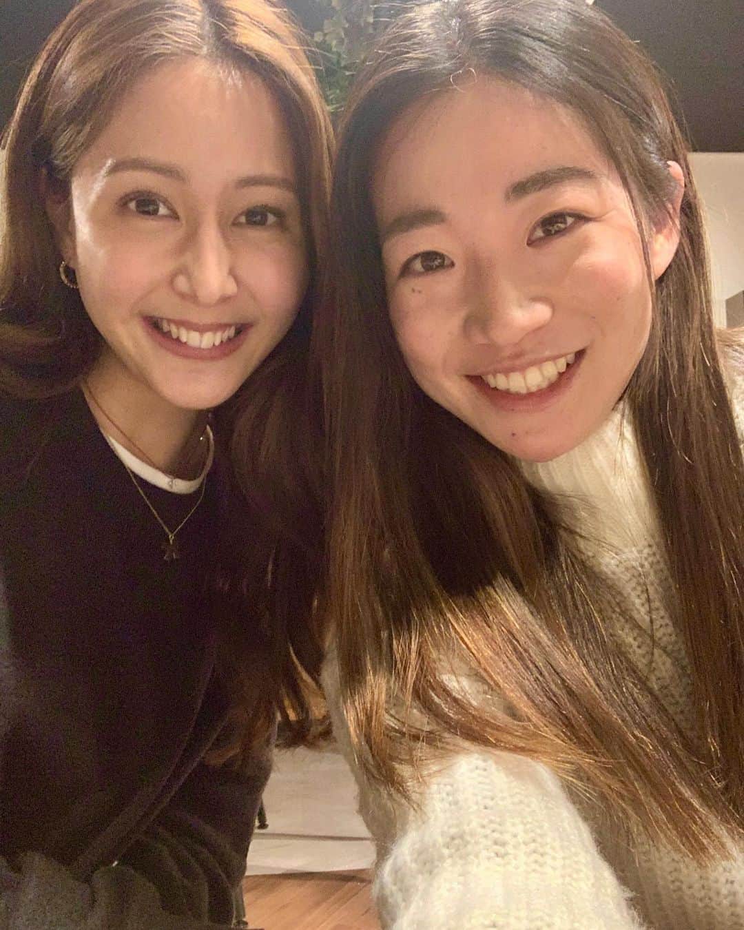 吉冨愛子 のインスタグラム：「ライブ配信飛び入り参加してきた😂 きわちゃん可愛すぎ🥺 お顔小さすぎ🥺  #tennis #テニス #youtube #スタテニ #live #ライブ配信 #athlete #sports #スポーツ #モデルさん #可愛い #性格も #素敵」