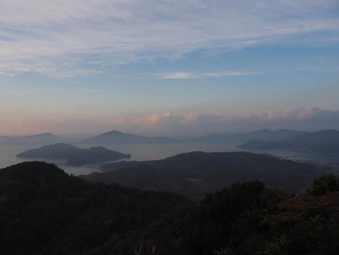 林真唯さんのインスタグラム写真 - (林真唯Instagram)「First time to Shikoku & It's more beautiful than I could have imagind🌅🧡 ♡ 先月のことだけど、、はじめて四国に行ったら思ってたよりも素敵すぎて、、 2021になる前にポストしたくて、、 海外ばっかり興味があったけど、アメリカに住んだらいろいろ日本のことも知りたくなって、、落ち着いたらまた日本のどっかに旅に行きたいなっ💕 #四国旅行 #写真が好き #日本が好き」12月30日 22時03分 - mysocaldays