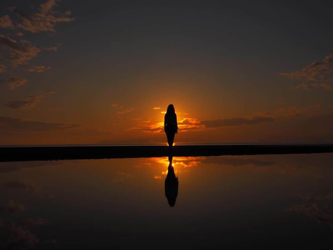 林真唯のインスタグラム：「First time to Shikoku & It's more beautiful than I could have imagind🌅🧡 ♡ 先月のことだけど、、はじめて四国に行ったら思ってたよりも素敵すぎて、、 2021になる前にポストしたくて、、 海外ばっかり興味があったけど、アメリカに住んだらいろいろ日本のことも知りたくなって、、落ち着いたらまた日本のどっかに旅に行きたいなっ💕 #四国旅行 #写真が好き #日本が好き」