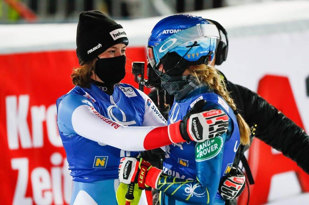 ミカエラ・シフリンのインスタグラム：「What a race last night... @michellegisin I’m still smiling ear-to-ear for you😆😆 Congrats to @liensberger.katharina for a great race too👏  Swipe for a glimpse of the untold story of how we decided to pop the ChaMpaGne for her first victory on the condition (that I proposed) *NOT* to spray directly into the eyes, just moments before I accidentally sprayed her... wait for it... directly in the eyes.🤫🤫😵 I then proceeded to chip my tooth on the bottle 💁‍♀️. (Just an itty bitty one) Moral of the story- champagne is dangerous, kids. 🥳」