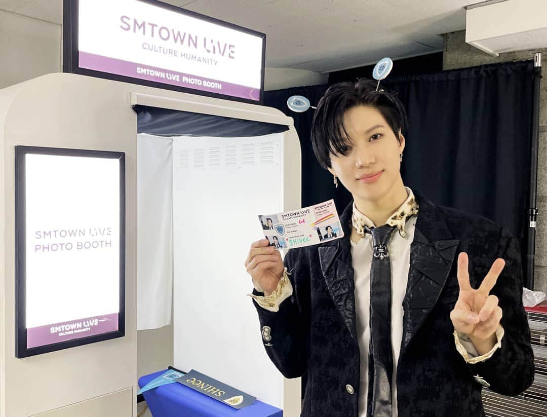 SHINeeさんのインスタグラム写真 - (SHINeeInstagram)「🎟 #TAEMIN’s SMTOWN LIVE TICKETS   ➫ 01.01.21 1PM KST ➫ 31.12.20 8PM PST ➫ 31.12.20 11PM EST  During this difficult time of COVID-19, enjoy the SMTOWN LIVE “Culture Humanity”concert, that will encourage and cheer you up, for free all around the world.  코로나 19로 힘든 시기, 서로를 격려하고 위로하는 SMTOWN LIVE “Culture Humanity” 전 세계에서 무료로 즐겨요.  #SMTOWN_LIVE_Culture_Humanity #SHINee  #SMTOWN_LIVE #SMTOWN」12月30日 22時04分 - shinee