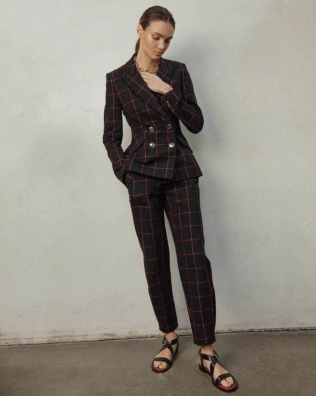 デレクラムのインスタグラム：「The ultimate plaid pairing: The Ady Blazer and Evia Trouser.」