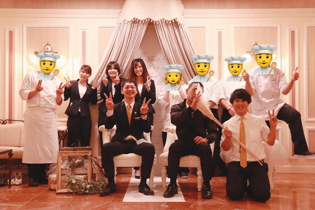di grado dolce津のインスタグラム：「﻿ @dolce_tsu_heiankaku﻿ ﻿ ﻿ ﻿ 今年1年もありがとうございました。﻿ ﻿ 今年はコロナの影響でたくさんの新郎新婦様が﻿結婚式について悩み、我慢が多かった1年だったと感じます。﻿ ﻿ ドルチェのスタッフもそんなお二人と寄り添いながら﻿試行錯誤した1年でした。﻿ 2021年はたくさんの人が結婚式を通じて、﻿笑顔になれることを願っています。﻿ ﻿ 2021年は1月5日(火)よりスタートです💒﻿ 今後も感染症拡大防止を最優先として、﻿ お2人はもちろんその後家族、ご友人に安心していただき﻿ 最高の結婚式をお手伝いさせていただきます！﻿ ﻿ 良いお年をお過ごしください。﻿ ﻿ ﻿ ﻿ ................. ................. ................. .................﻿ ﻿ ﻿ #ドルチェ﻿ #ドルチェ津﻿ #ディグラードドルチェ津﻿ #ウエディング﻿ #結婚式﻿ #結婚﻿ #プレ花嫁﻿ #プレ花嫁卒業﻿ #卒花嫁﻿ #2020冬婚﻿ #三重のプレ花嫁さんと繋がりたい﻿ #チャペル挙式﻿ #試着フェア﻿ #三重試着フェア﻿ #wedding﻿ #photo﻿ #weddingphoto﻿ #photowedding ﻿ #instawedding﻿ #instaphoto」