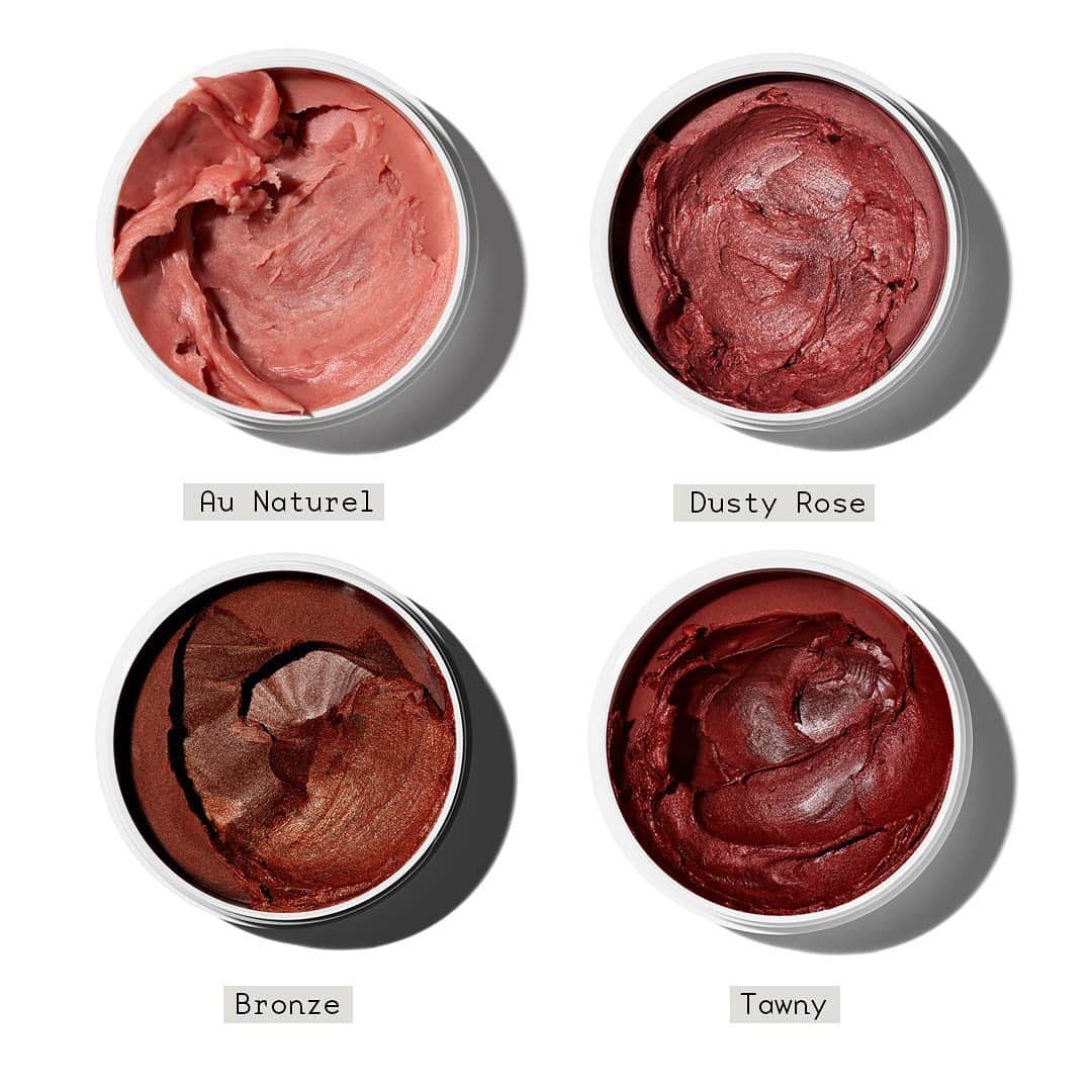 ボビー・ブラウンのインスタグラム：「This is a public service announcement. While we have temporarily sold out of the Dusty Rose and Au Naturel Miracle Balm, we still have a few weeks of Tawny and Bronze. We will be fully stocked by February 1st. In the meantime, for reference, I wear Tawny all over in the summer and more strategically when I’m paler. And Bronze can be used as a bronzer for light to medium skin and as a blush or highlighter on darker skin. And spoiler alert, we have a little surprise in the new year — 2 new curated kits to hopefully tie you over.  Once again, I’m so grateful for your support. @jonesroadbeauty photo @joninnewyork」