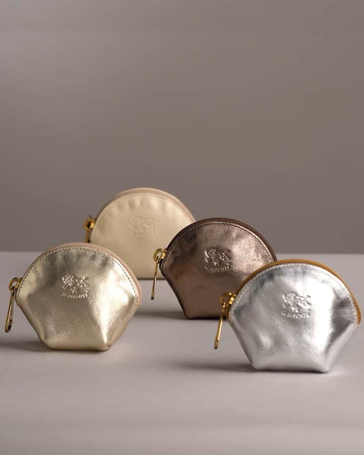 イルビゾンテのインスタグラム：「Ready to celebrate? Here’s the Linosa coin purse, the perfect partner for all your special moments! #ilbisonte #madeinitaly #leatherpurse #sustainability」